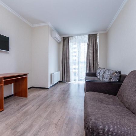 Flatrent Drahomanova 2A Kyiv Exterior foto