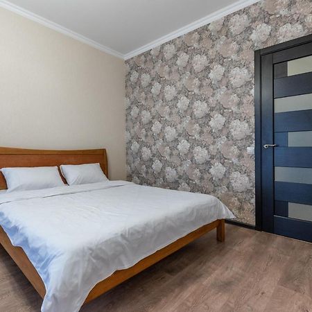 Flatrent Drahomanova 2A Kyiv Exterior foto