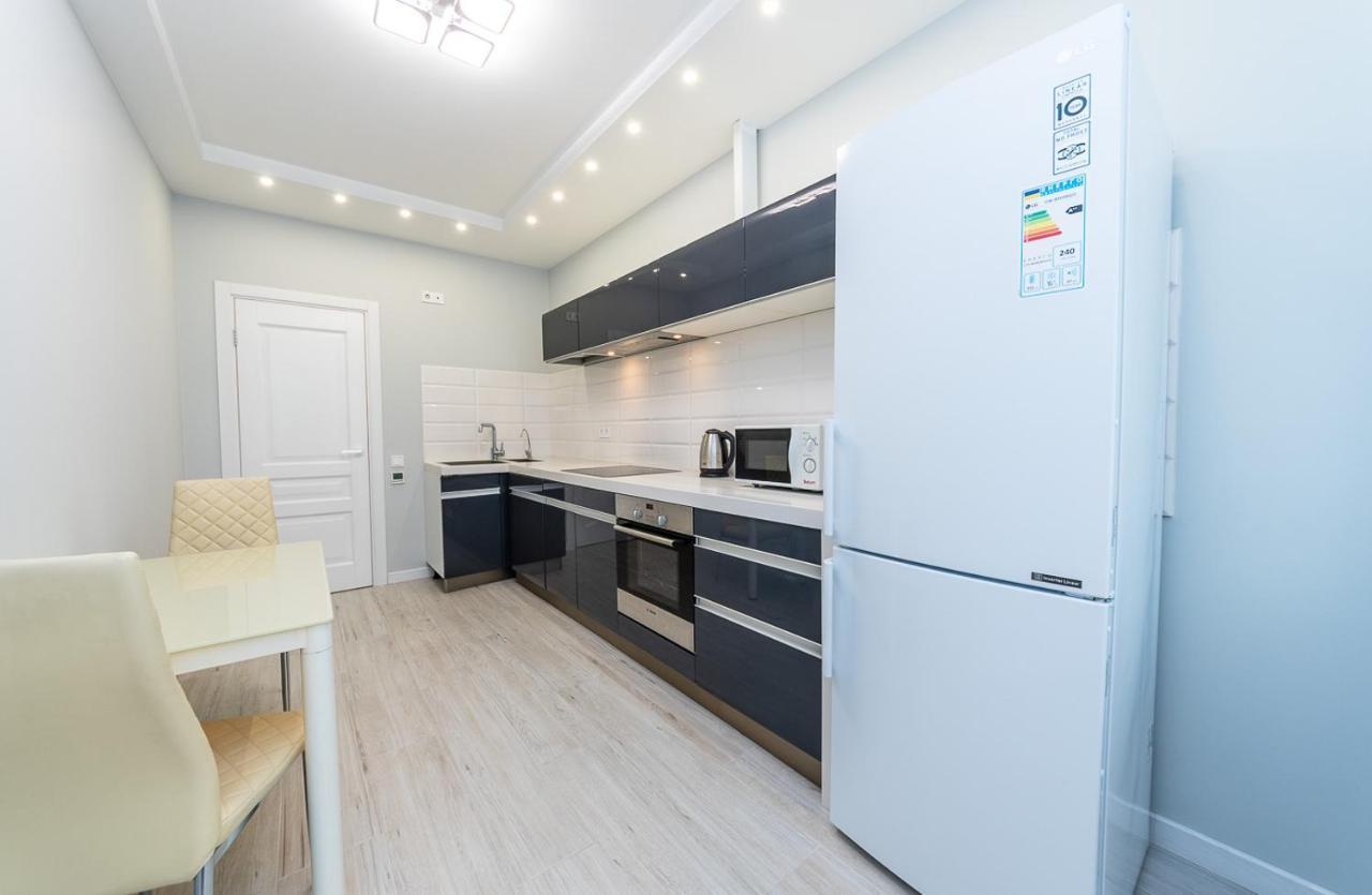 Flatrent Drahomanova 2A Kyiv Exterior foto