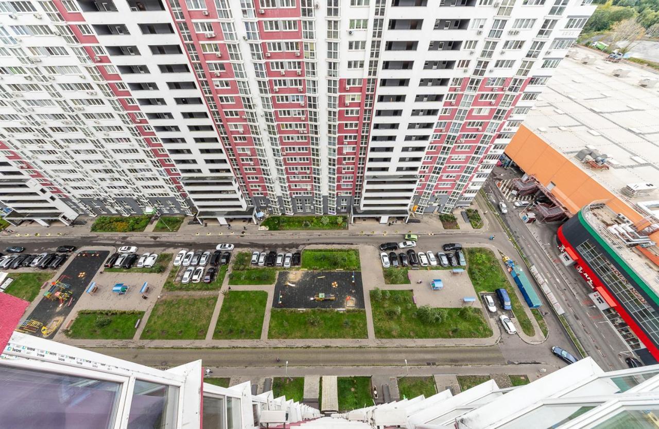 Flatrent Drahomanova 2A Kyiv Exterior foto