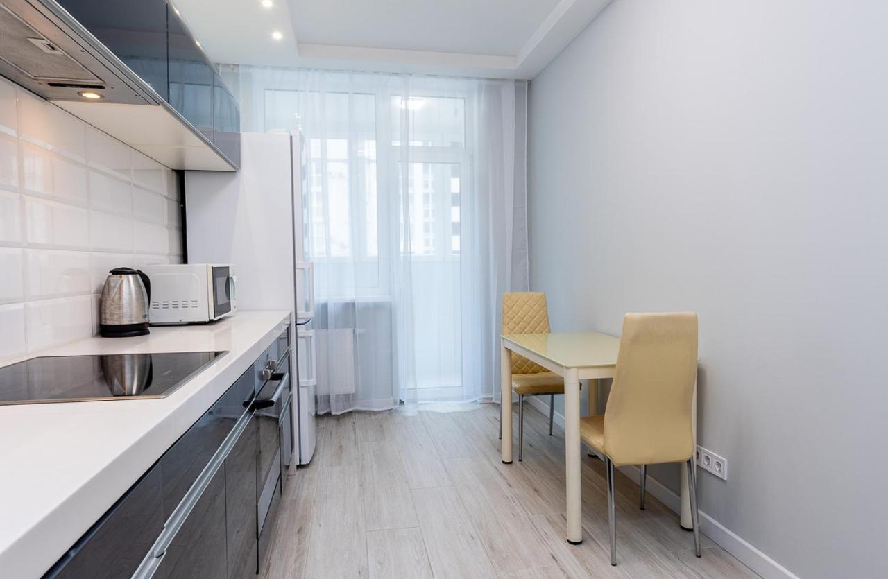 Flatrent Drahomanova 2A Kyiv Exterior foto