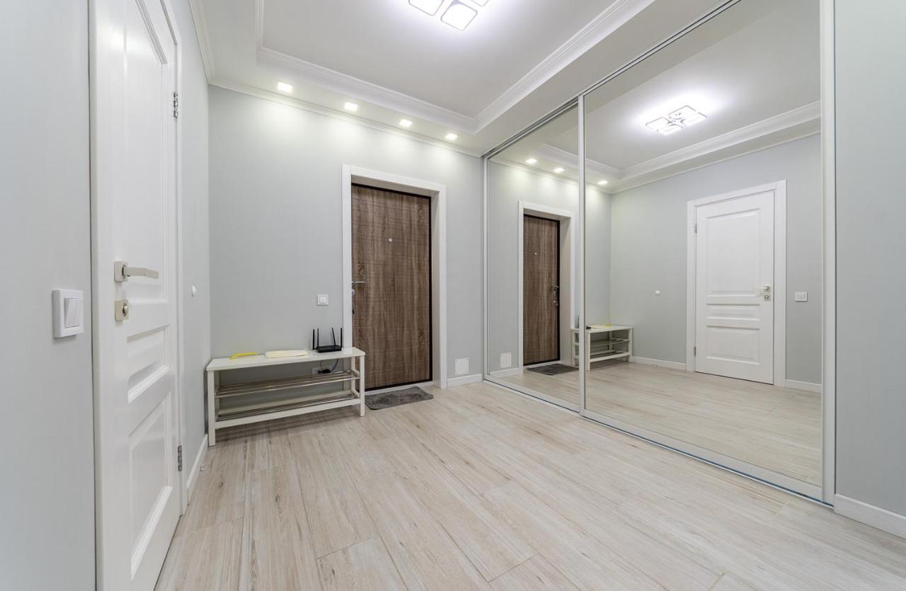 Flatrent Drahomanova 2A Kyiv Exterior foto