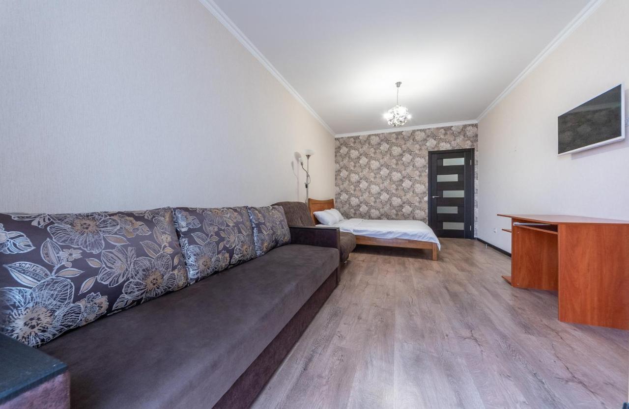 Flatrent Drahomanova 2A Kyiv Exterior foto