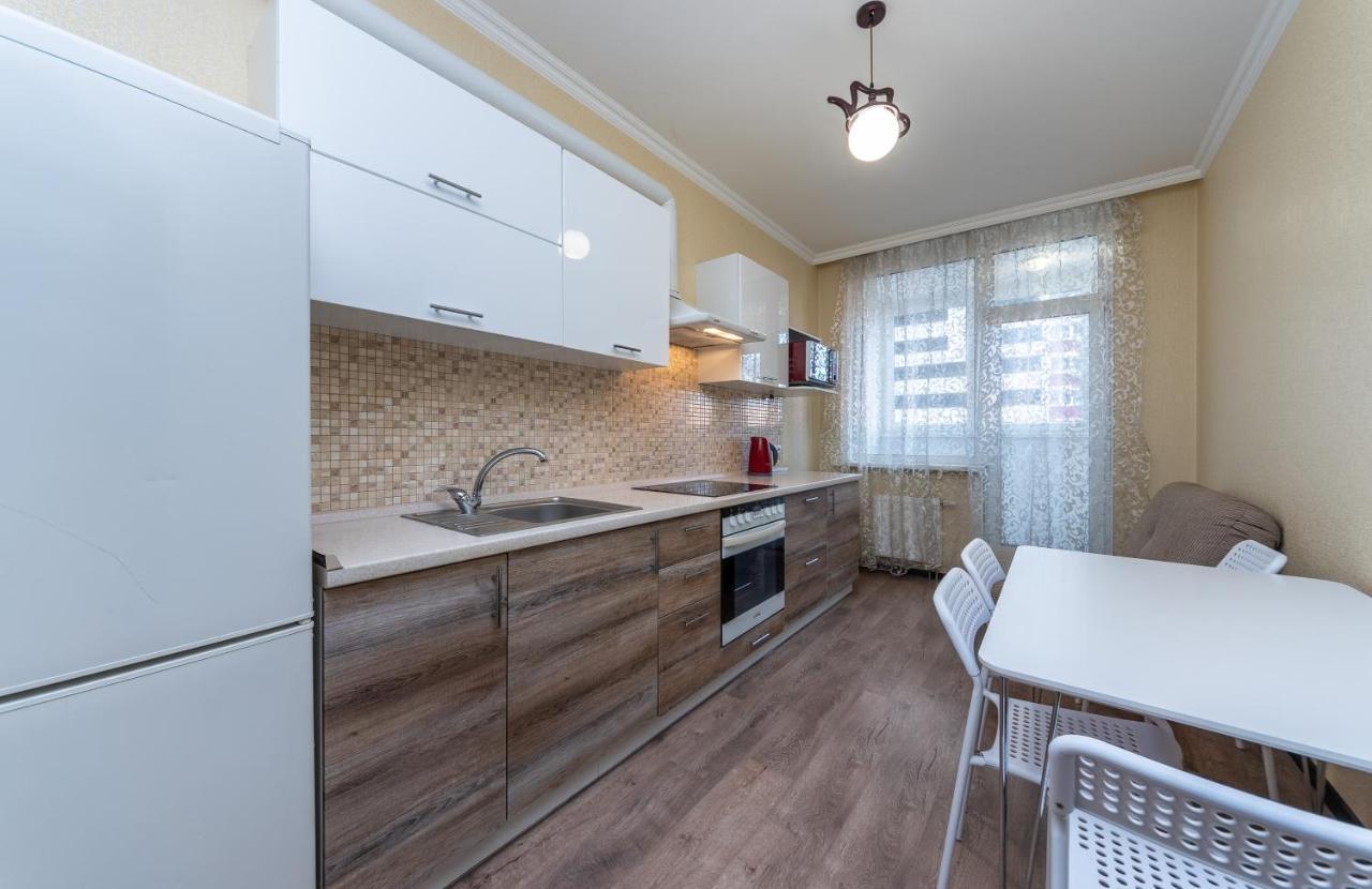 Flatrent Drahomanova 2A Kyiv Exterior foto
