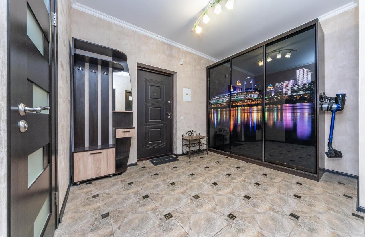 Flatrent Drahomanova 2A Kyiv Exterior foto