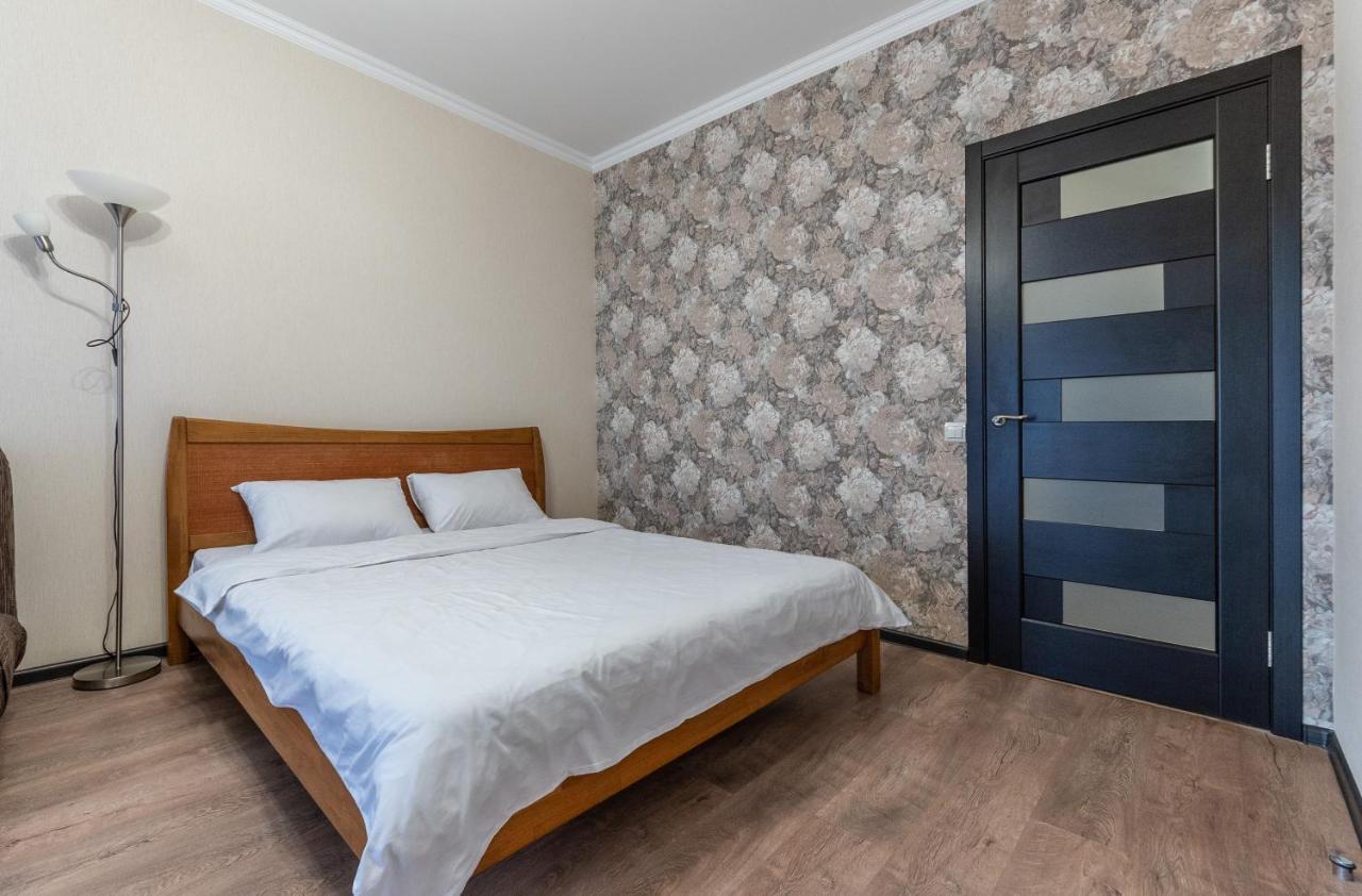 Flatrent Drahomanova 2A Kyiv Exterior foto