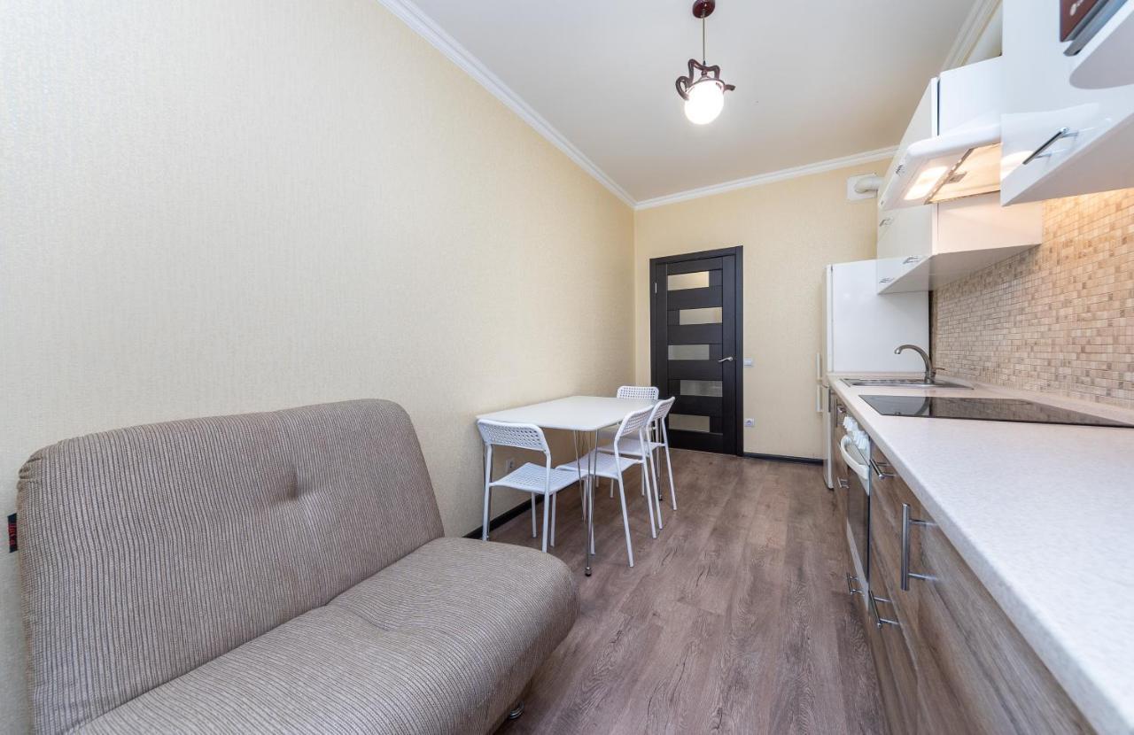 Flatrent Drahomanova 2A Kyiv Exterior foto