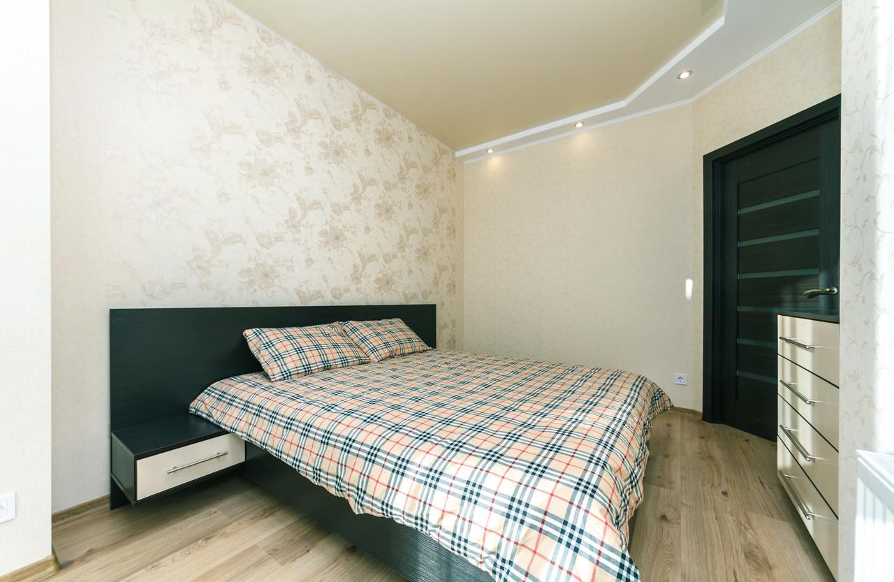 Flatrent Drahomanova 2A Kyiv Exterior foto