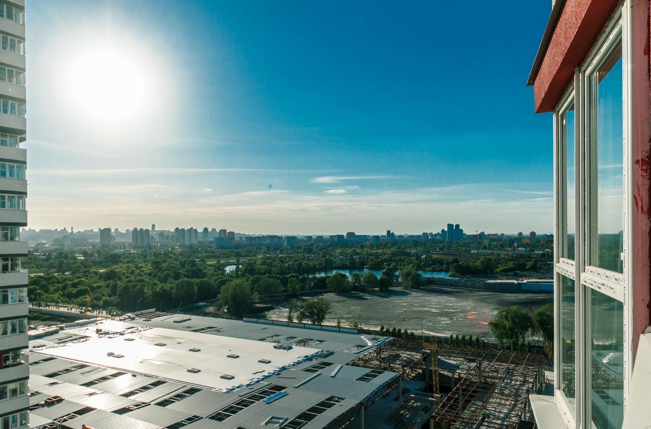 Flatrent Drahomanova 2A Kyiv Exterior foto