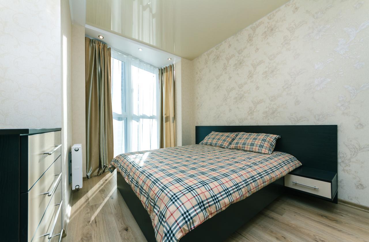 Flatrent Drahomanova 2A Kyiv Exterior foto