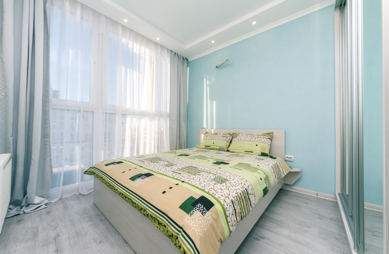 Flatrent Drahomanova 2A Kyiv Exterior foto