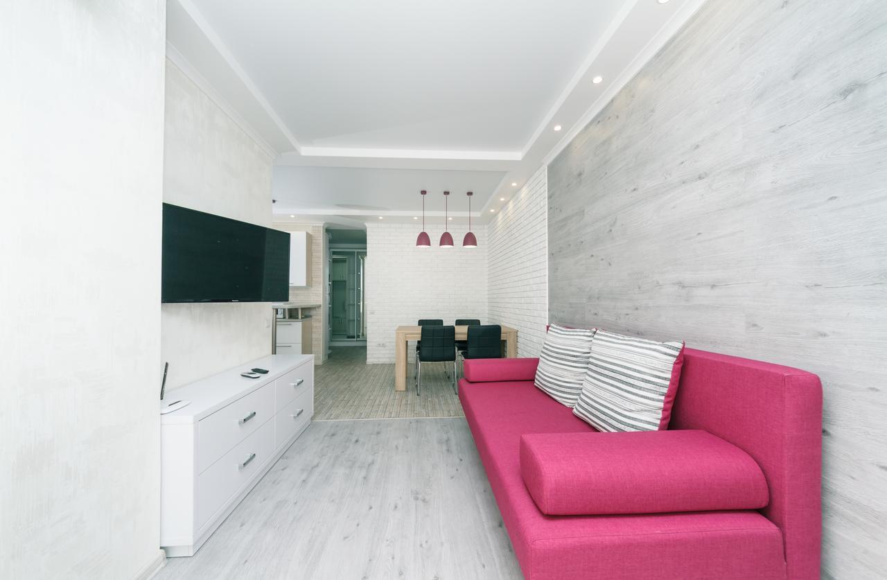 Flatrent Drahomanova 2A Kyiv Exterior foto