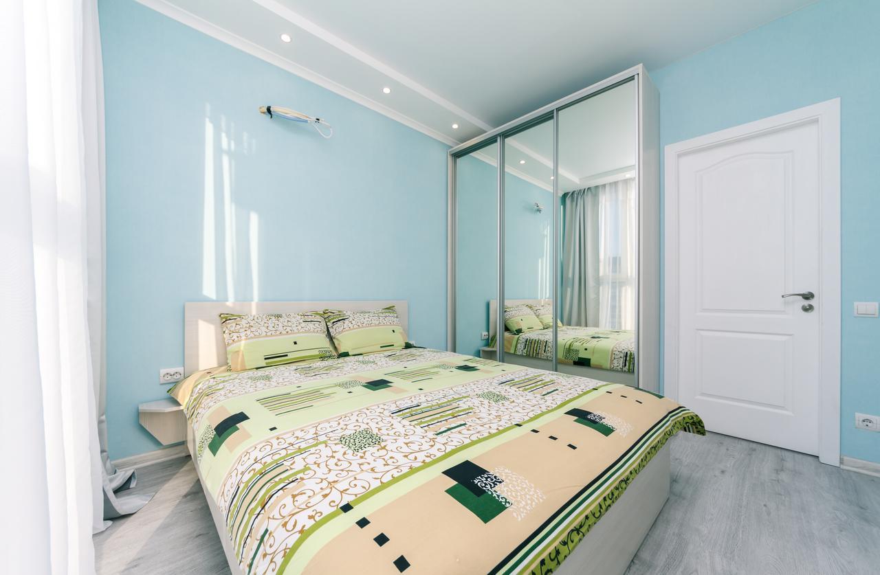 Flatrent Drahomanova 2A Kyiv Exterior foto