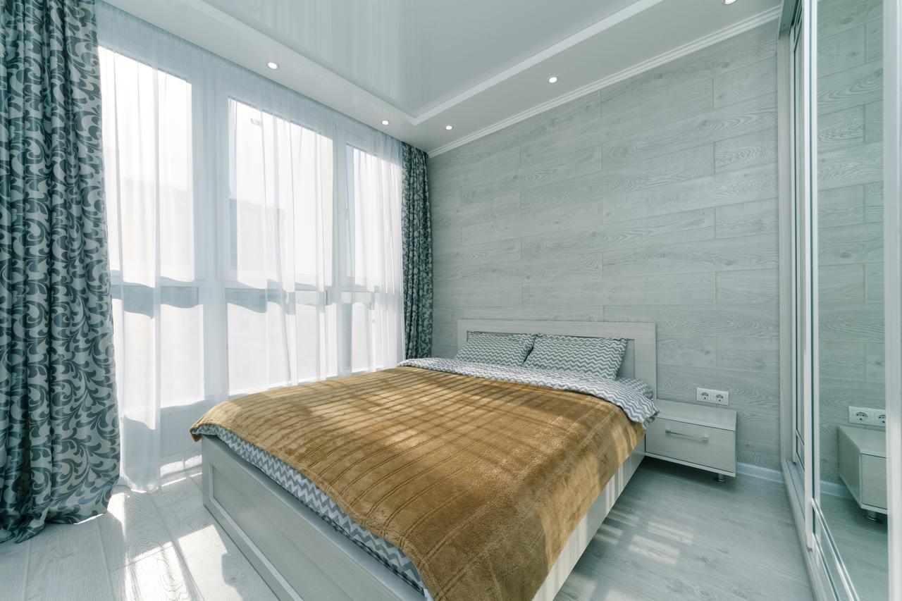 Flatrent Drahomanova 2A Kyiv Exterior foto
