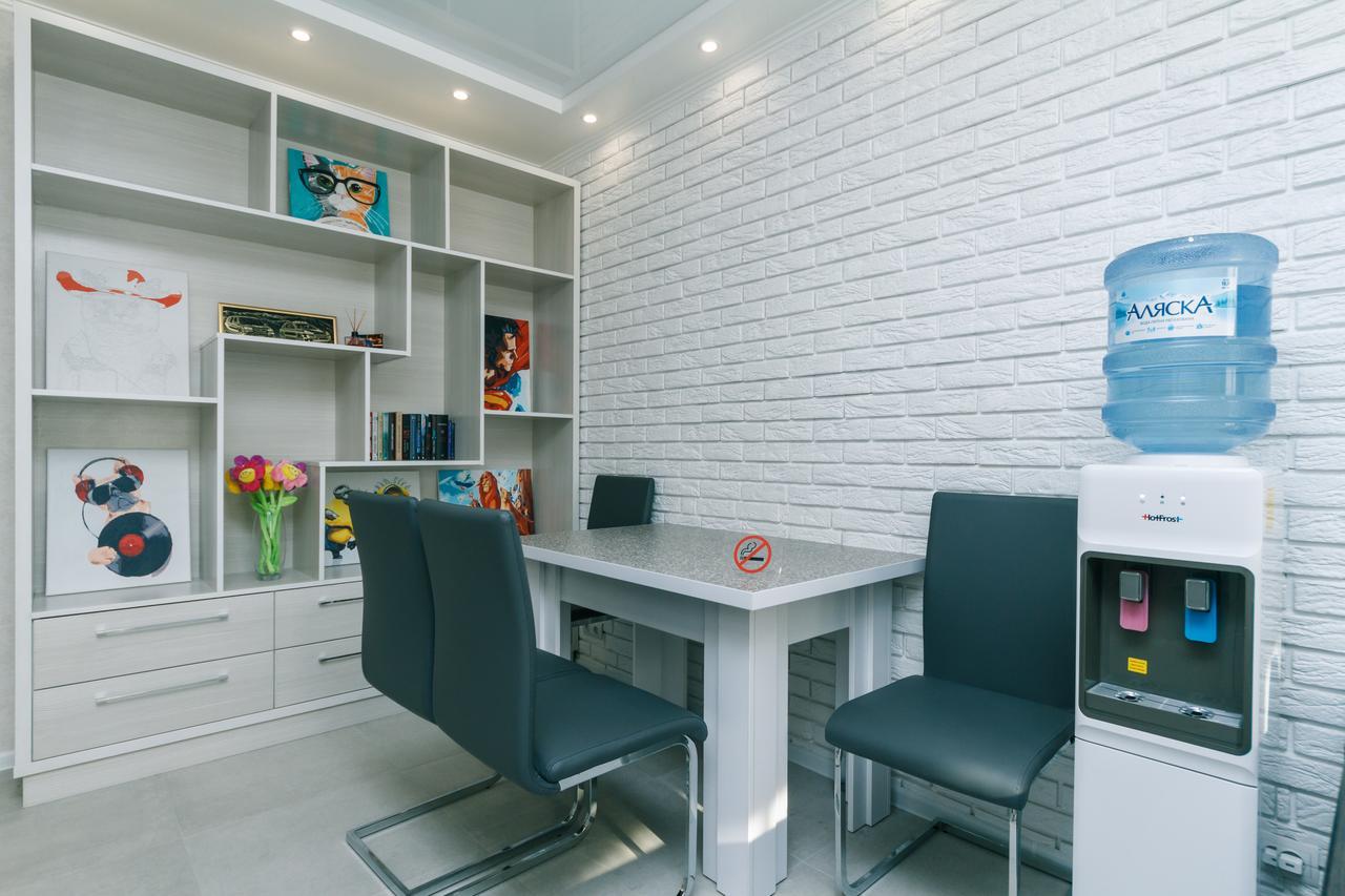 Flatrent Drahomanova 2A Kyiv Exterior foto