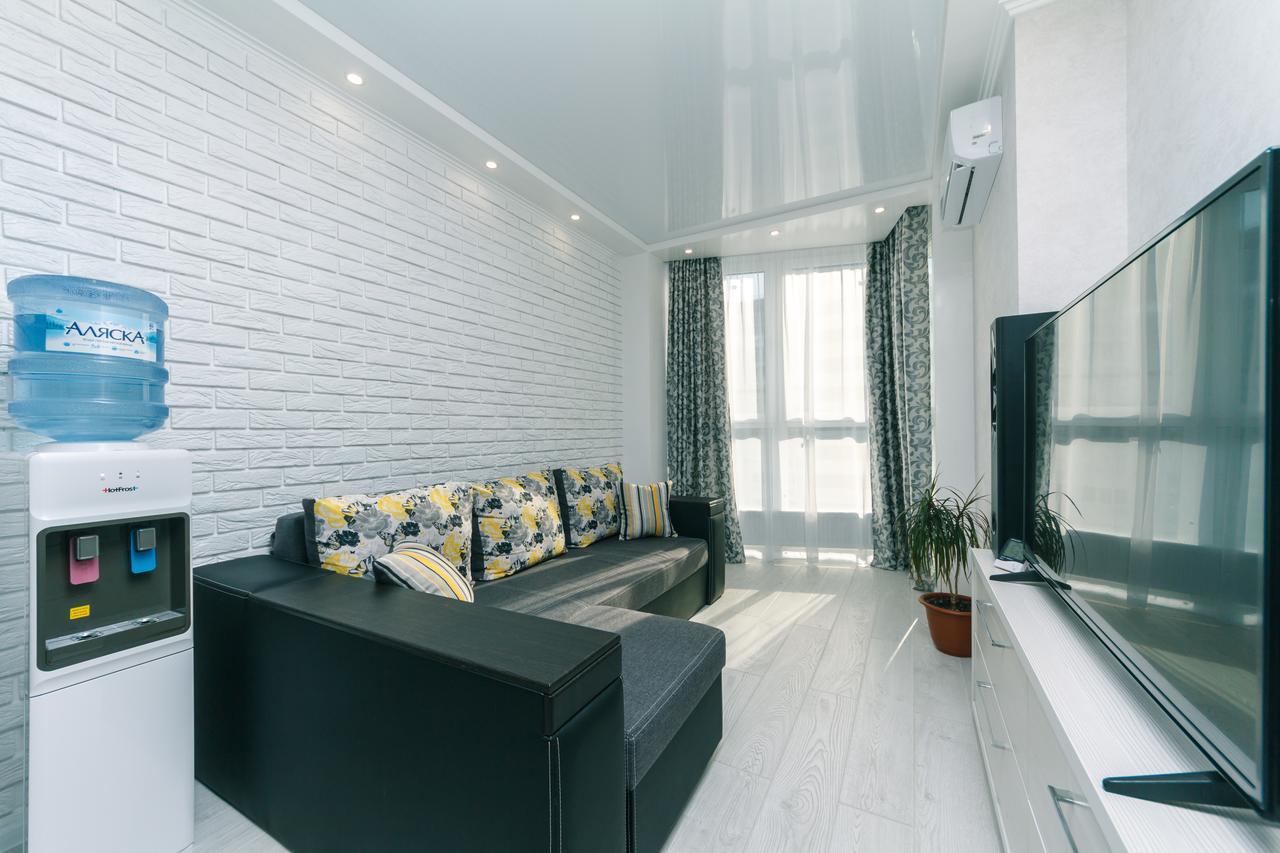 Flatrent Drahomanova 2A Kyiv Exterior foto