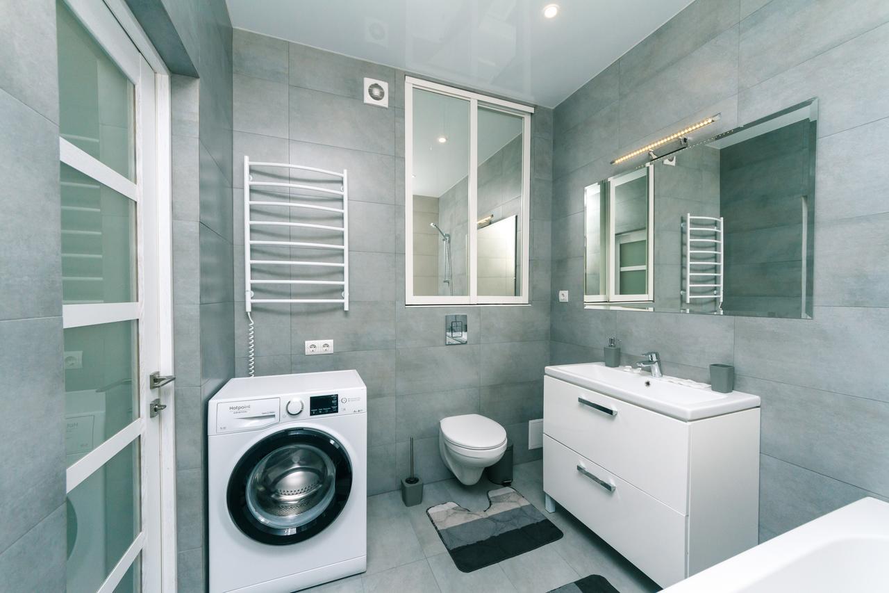 Flatrent Drahomanova 2A Kyiv Exterior foto