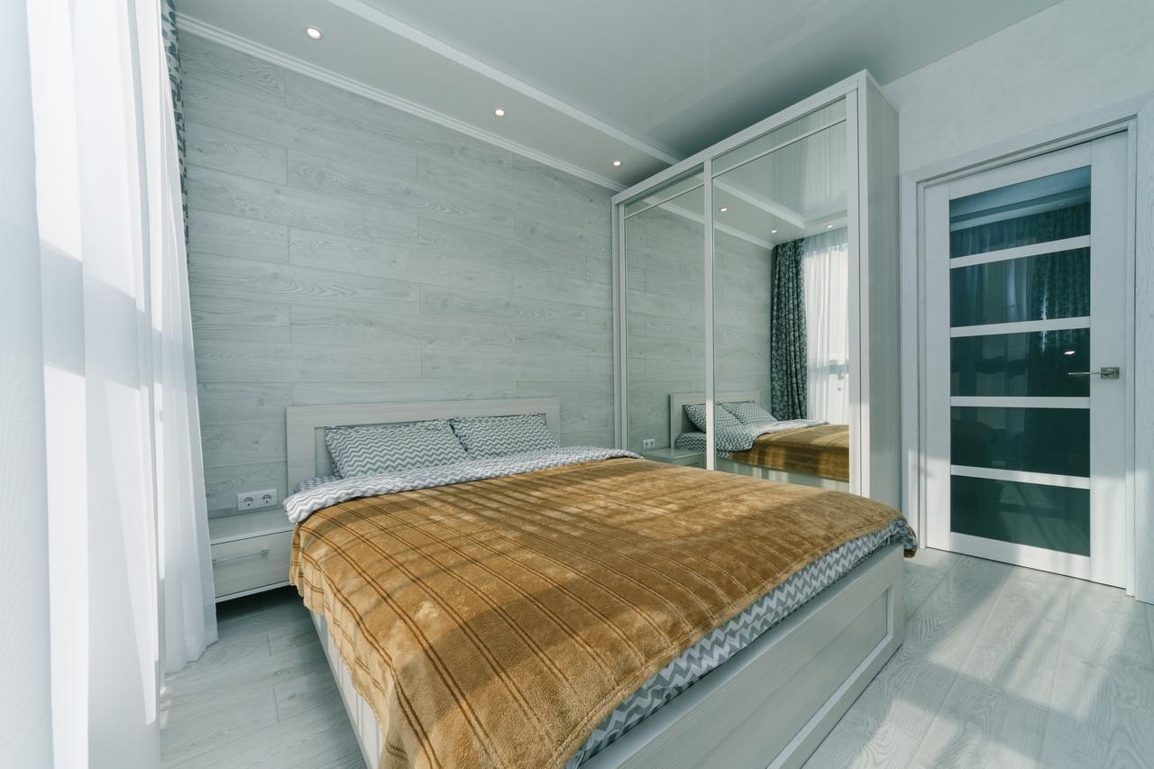 Flatrent Drahomanova 2A Kyiv Exterior foto